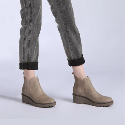 BOTAS CON PLATAFORMA ELÁSTICA Y SUELA ANTIDESLIZANTE CON CUÑA SIN CORDONES DE INVIERNO PARA MUJER