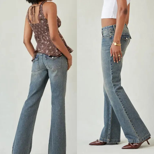VAQUEROS DE TALLE BAJO CON BOLSILLOS Y BOTONES AZUL OSCURO