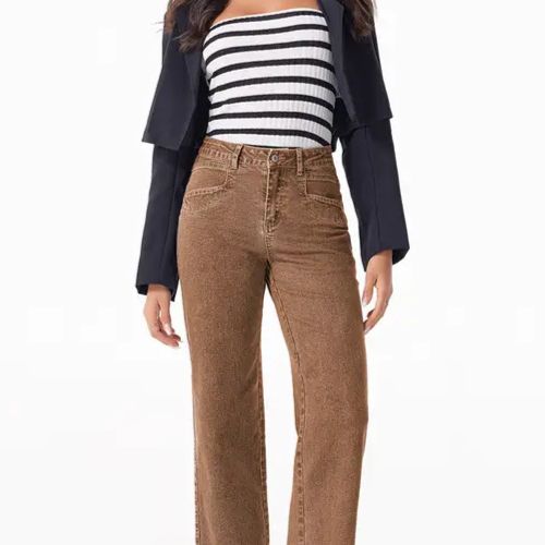 PANTALONES RECTOS, ELÁSTICOS DE CINTURA ALTA Y PIERNA ANCHA CON BOLSILLOS INCLINADOS PARA MUJER.
