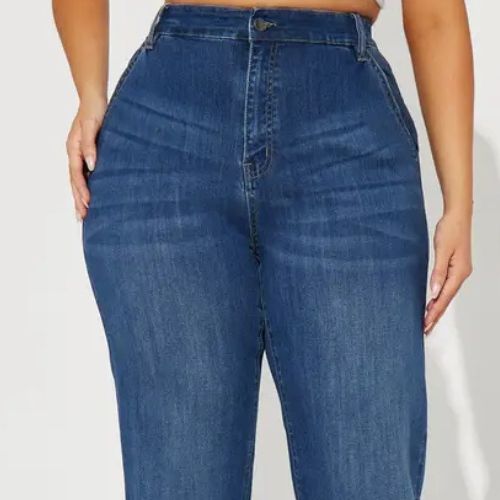 PANTALONES VAQUEROS DE TALLE MEDIO Y PIERNA ANCHA CON BAJO ANCHO PARA MUJER.