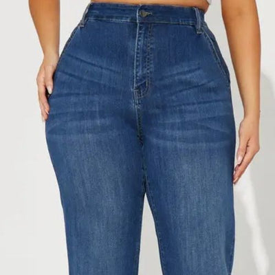 PANTALONES VAQUEROS DE TALLE MEDIO Y PIERNA ANCHA CON BAJO ANCHO PARA MUJER.