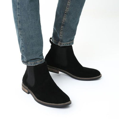 BOTAS CLÁSICAS DE PIEL ATEMPORALES PARA HOMBRE